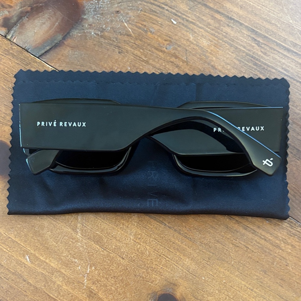 Black Rectangular Sunglasses With Case - image 5